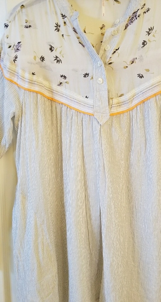 Free People  Over sized top